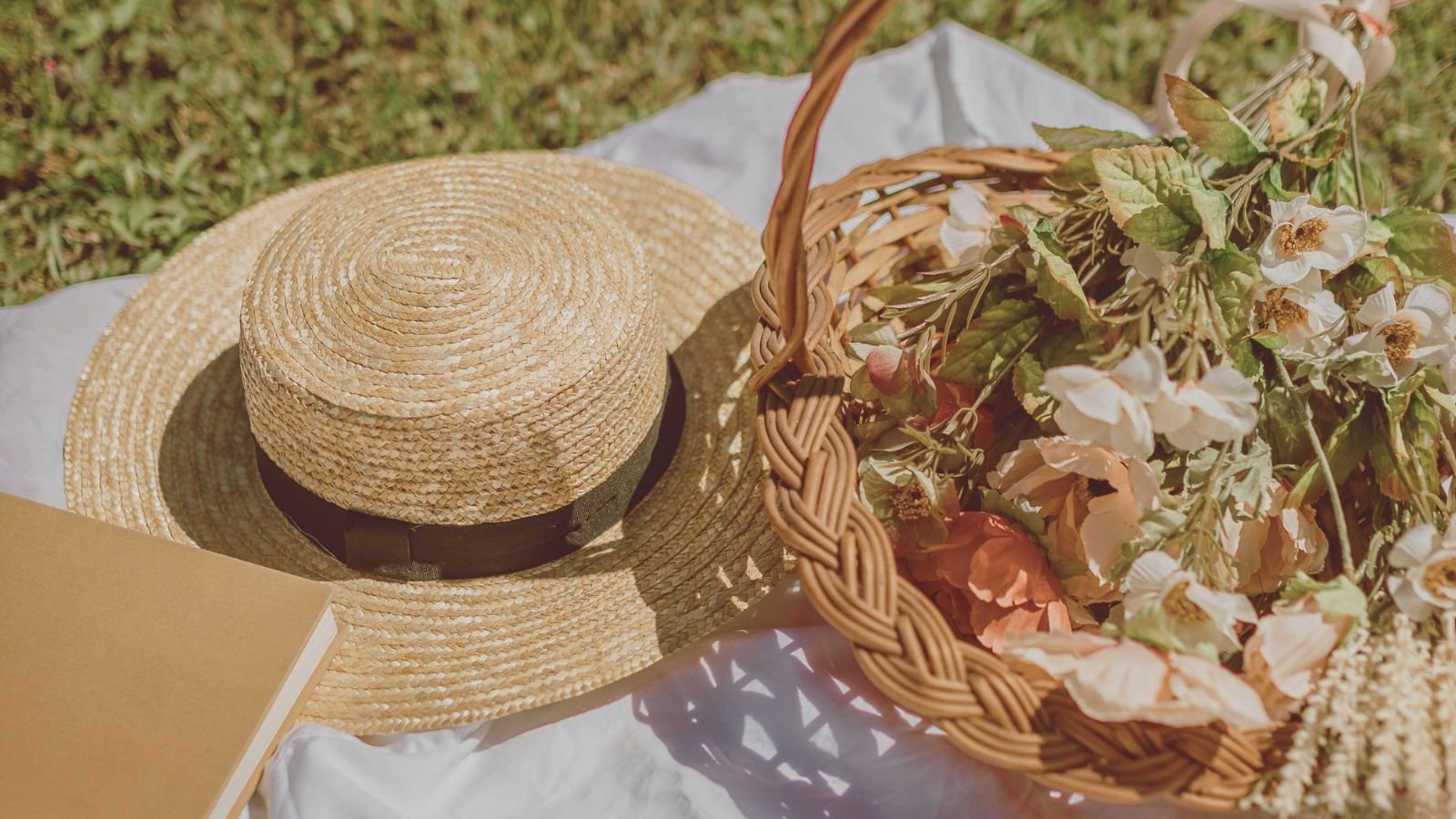 Exploring the Cottagecore Aesthetic: Finding Balance in Simplicity